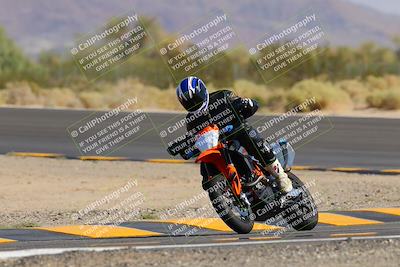 media/Oct-08-2022-SoCal Trackdays (Sat) [[1fc3beec89]]/Turn 10 (945am)/